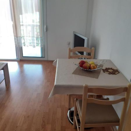 Apartman David - 65M² I Apartman Filip - 55M² Bar Bagian luar foto