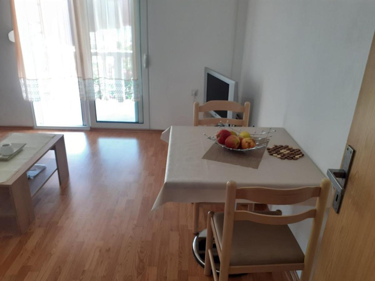 Apartman David - 65M² I Apartman Filip - 55M² Bar Bagian luar foto