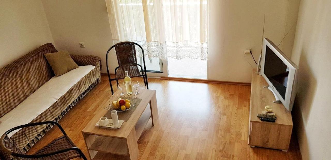 Apartman David - 65M² I Apartman Filip - 55M² Bar Bagian luar foto